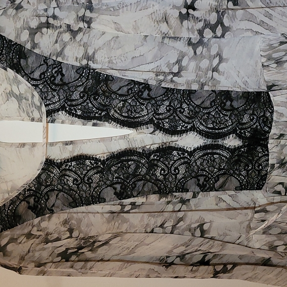 Bebe lace detail long sleeve blouse - Picture 3 of 7